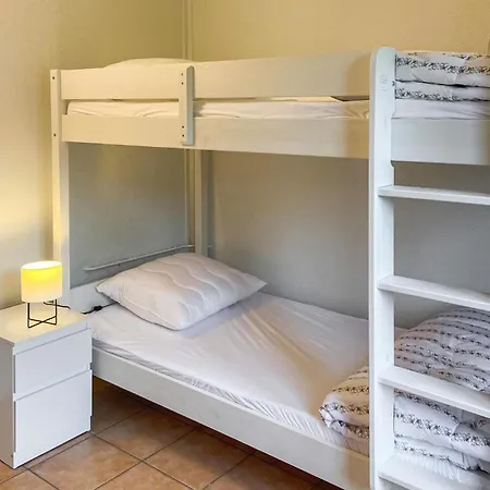 3 Bedroom Beautiful In Prázdninový dům Bredene