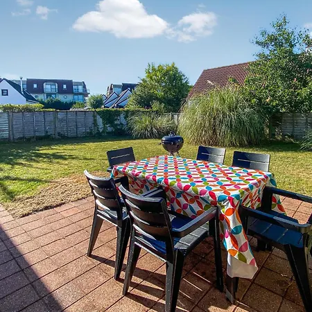 3 Bedroom Beautiful In Holiday home *